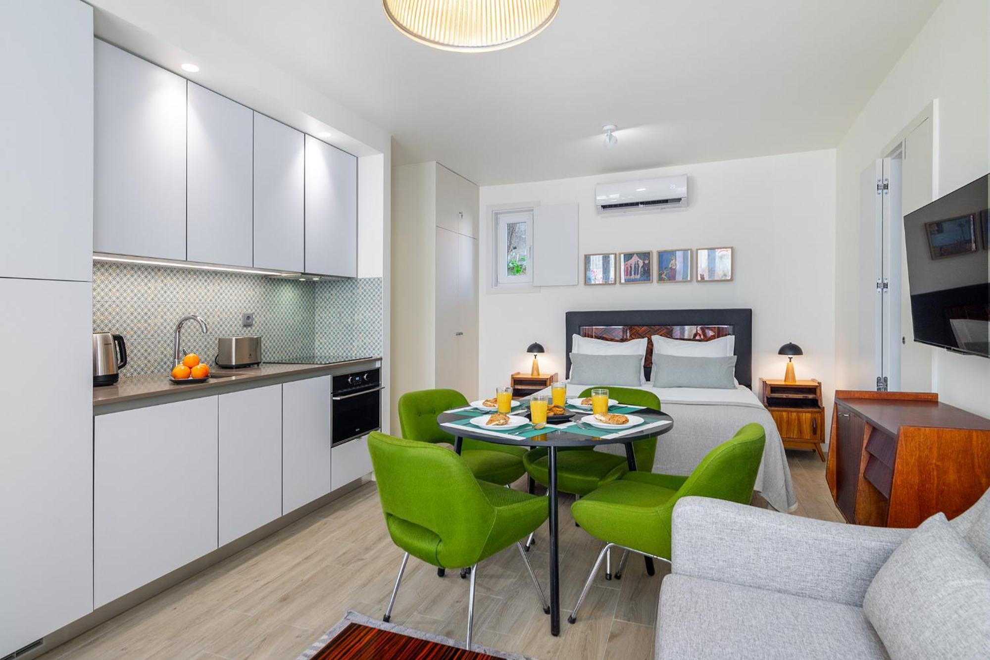 Flat In The Heart Of Anjos *